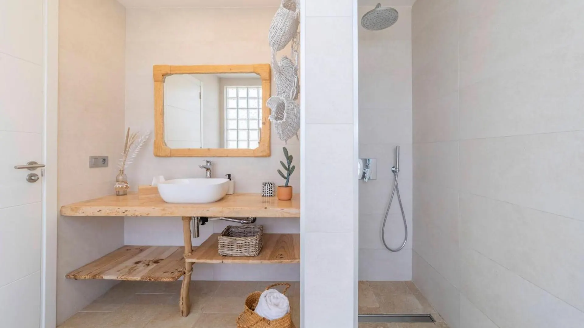 Willa Ixchel Beach House By Sunkeyrents El Médano Hiszpania