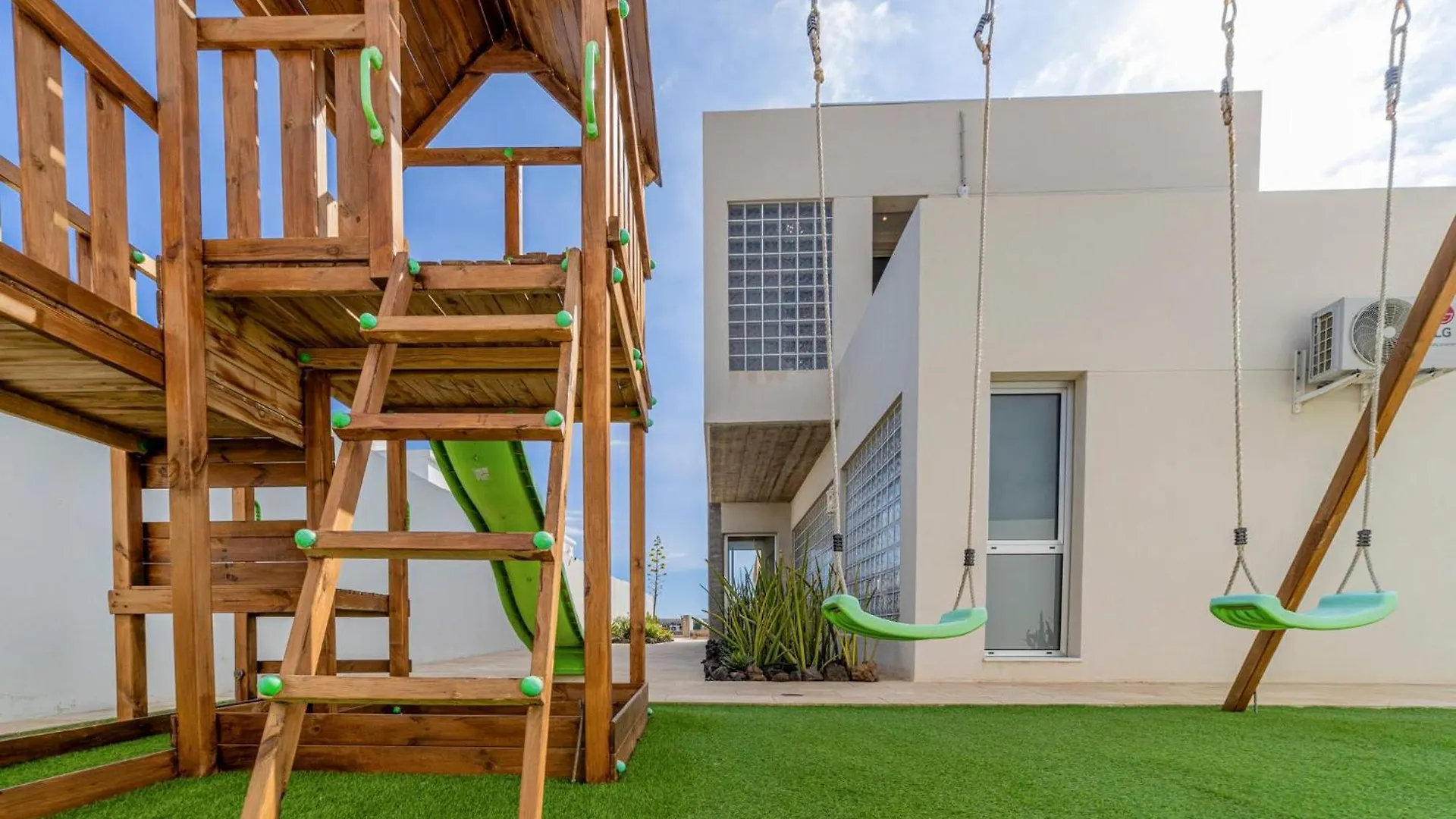 Ixchel Beach House By Sunkeyrents El Médano 0*,